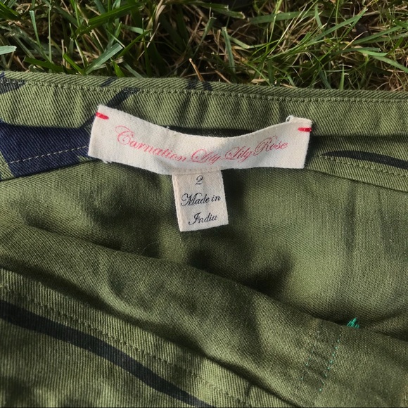 RARE Anthropologie Floral Embroidered Pencil Skirt - Picture 7 of 7